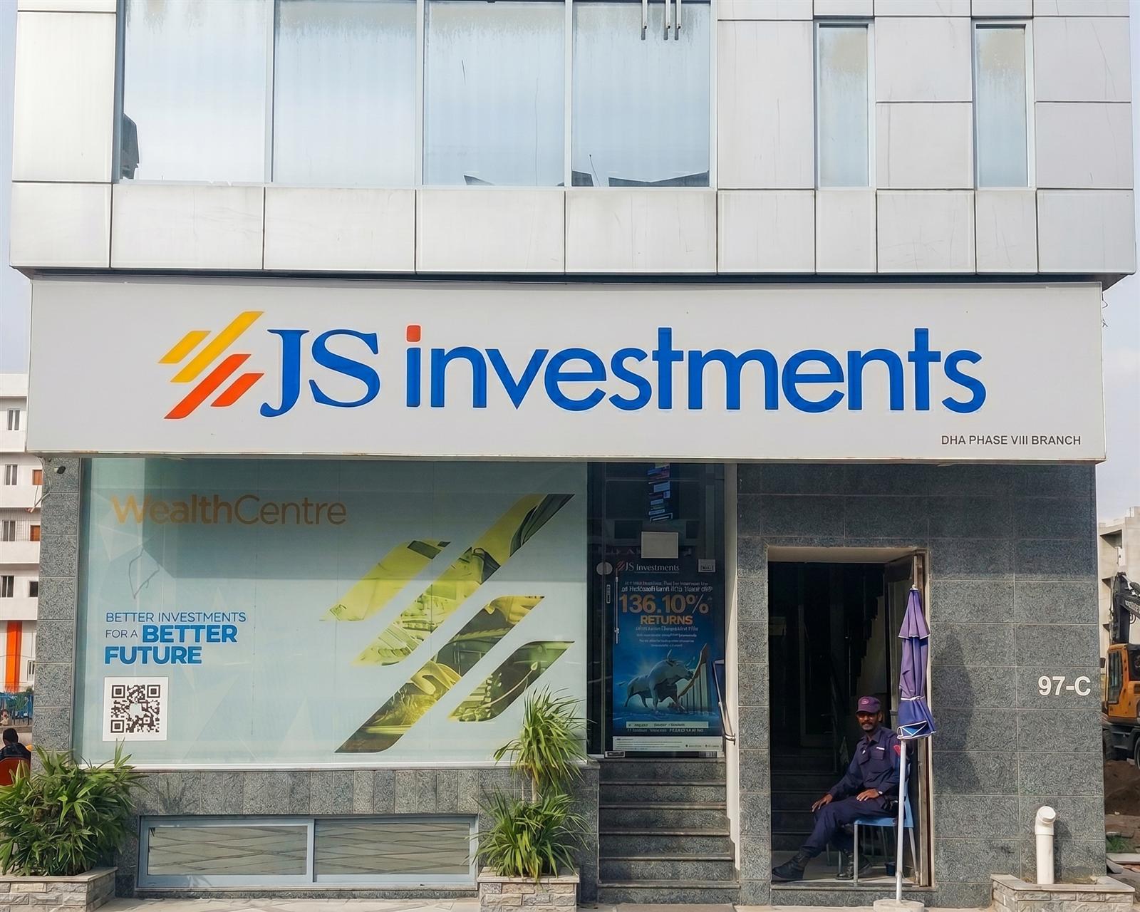 Retail Media fascia signage work